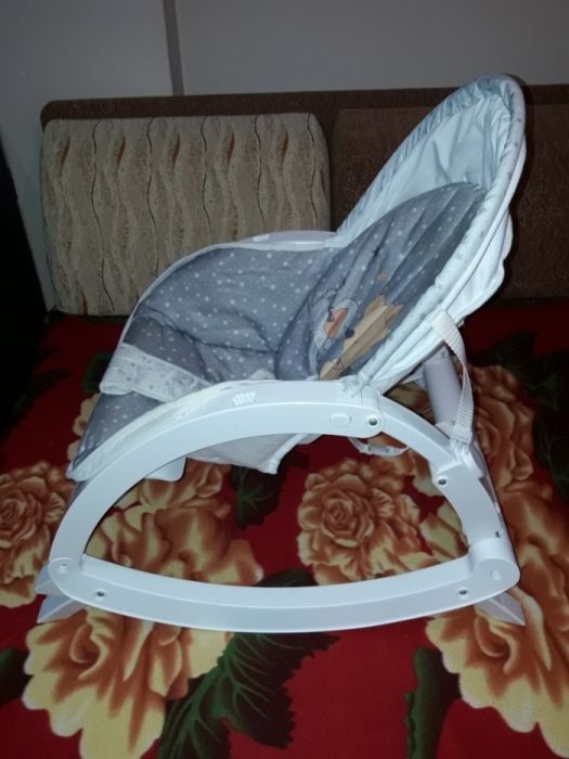 Вибриращ бебешки шезлонг Lorelli