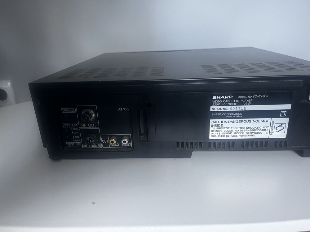 Видеокасетофон Sharp VC-6V3BJ