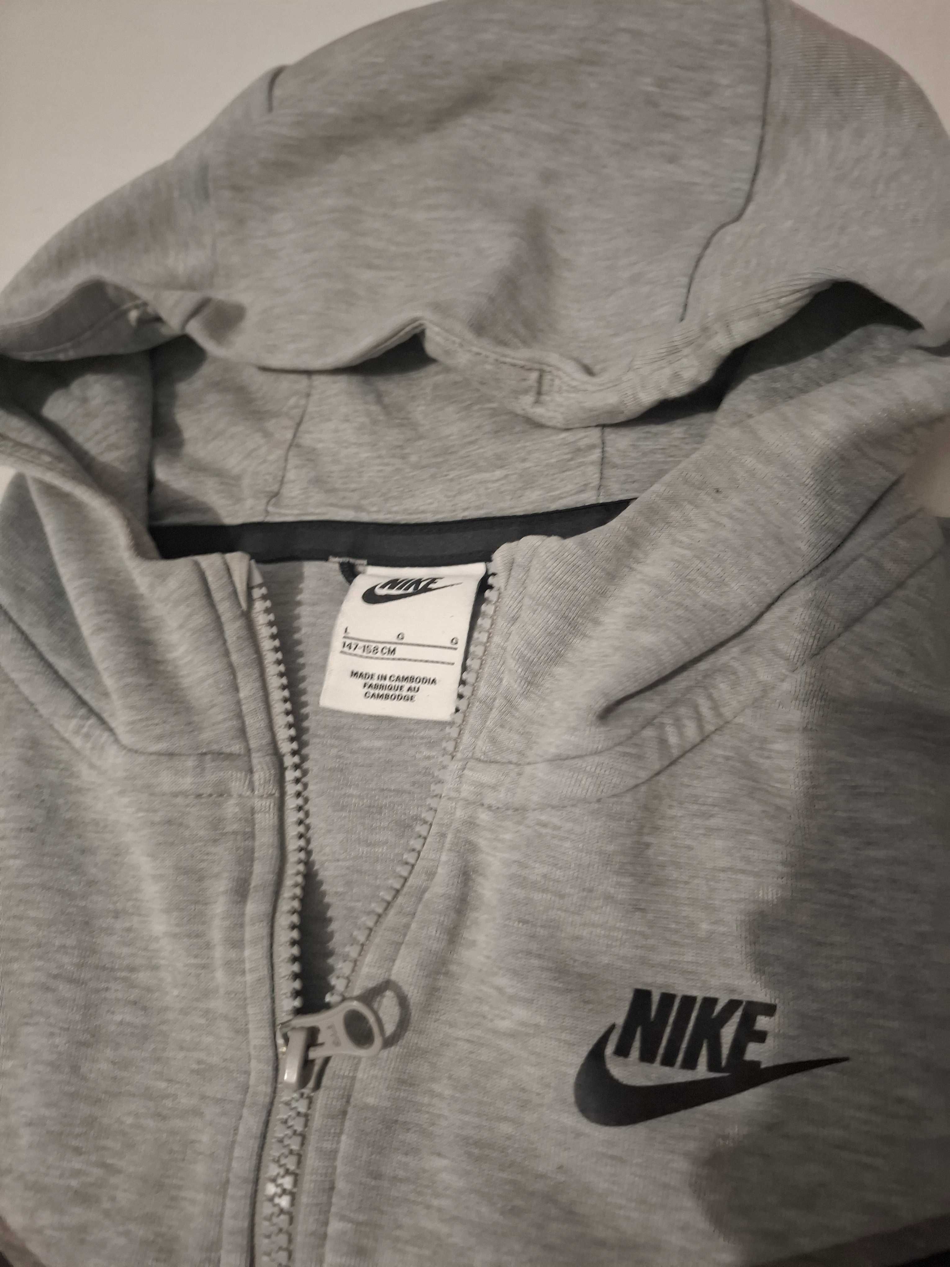 Nike tech fleece,  оригинален,  размер L