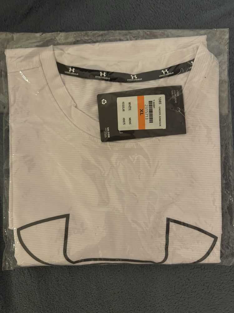 Тениска under armour