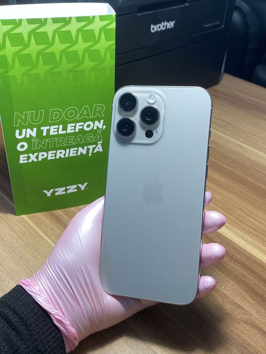 iPhone 16 Pro Max / 256 GB / Sănătate baterie 99% / Foarte bun