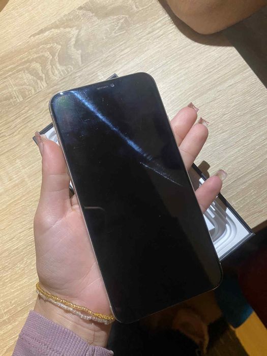 Se vinde urgent ! Iphone 11 pro max 64 GB , 84% viata bateriei