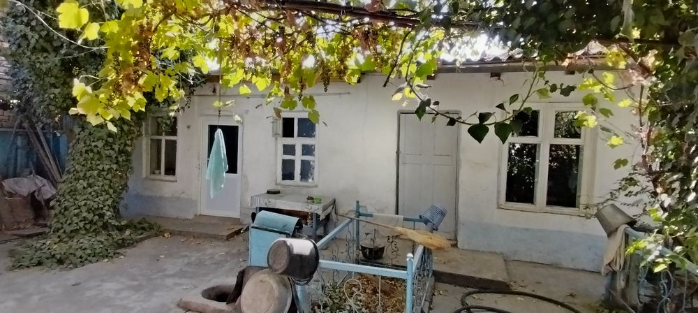 Продается участок с домом. 2.1 сотки