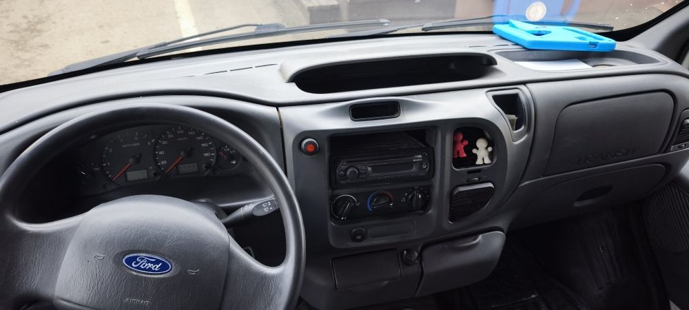 Ford transit 8+1