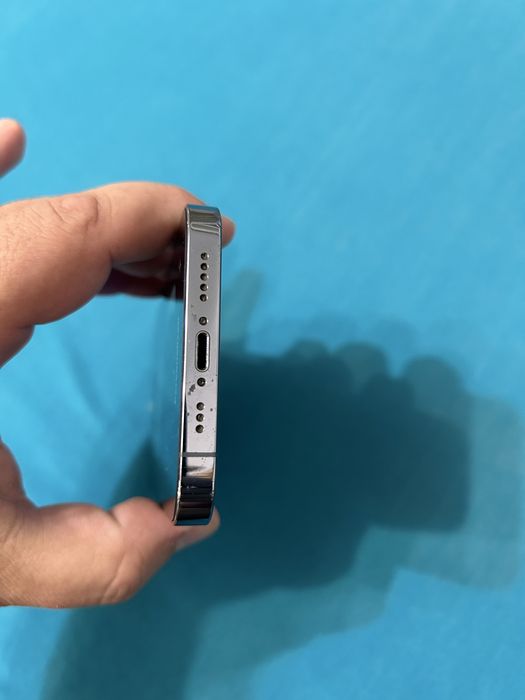 Vand Iphone 13 Pro cu Baterie 100%