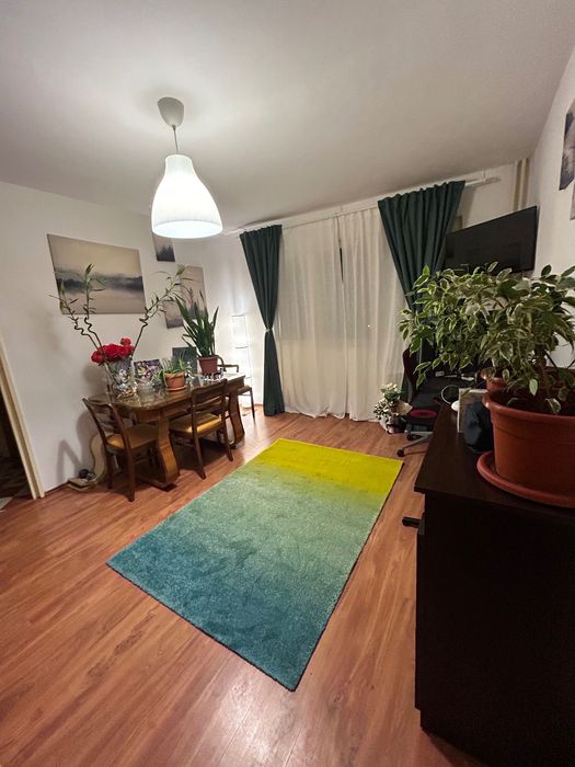Vand piese de mobilier conditie excelenta