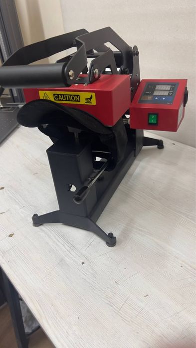 Termopress kepkaga logotip va yozuvlar tushirish uchun