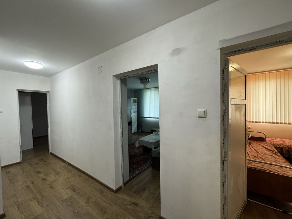 Продава се Къща в Казанлък - 300 кв.м за 405 €/кв.м - Снимка #11