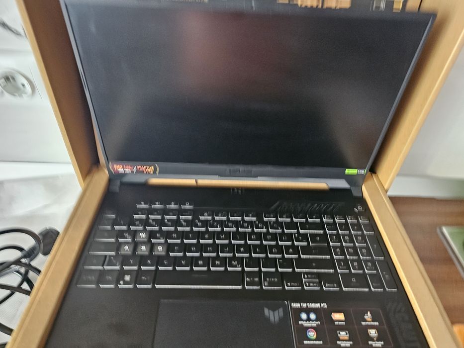 Vând laptop gaming