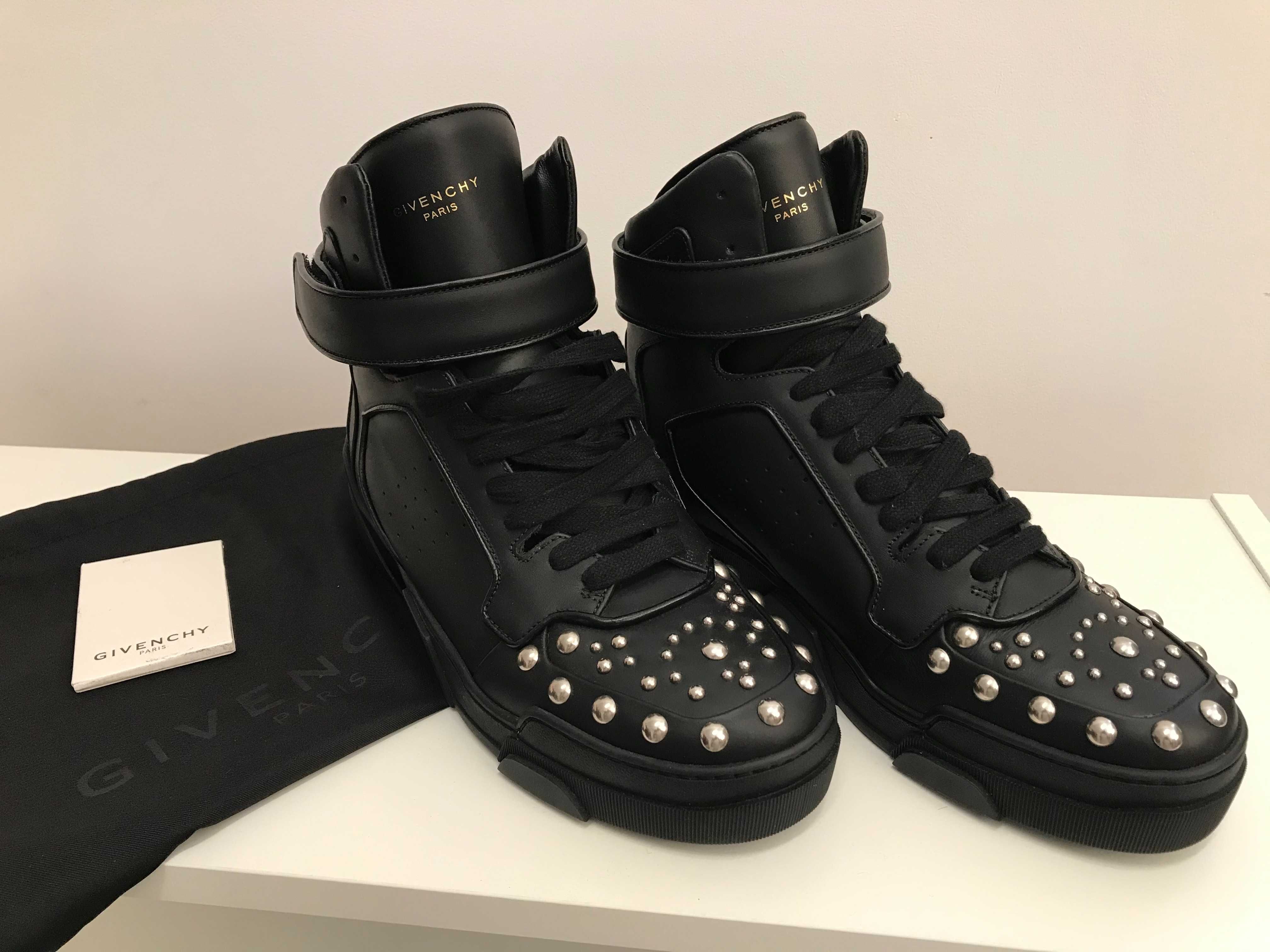 Givenchy 42, autentici, full box, retail 965 euro