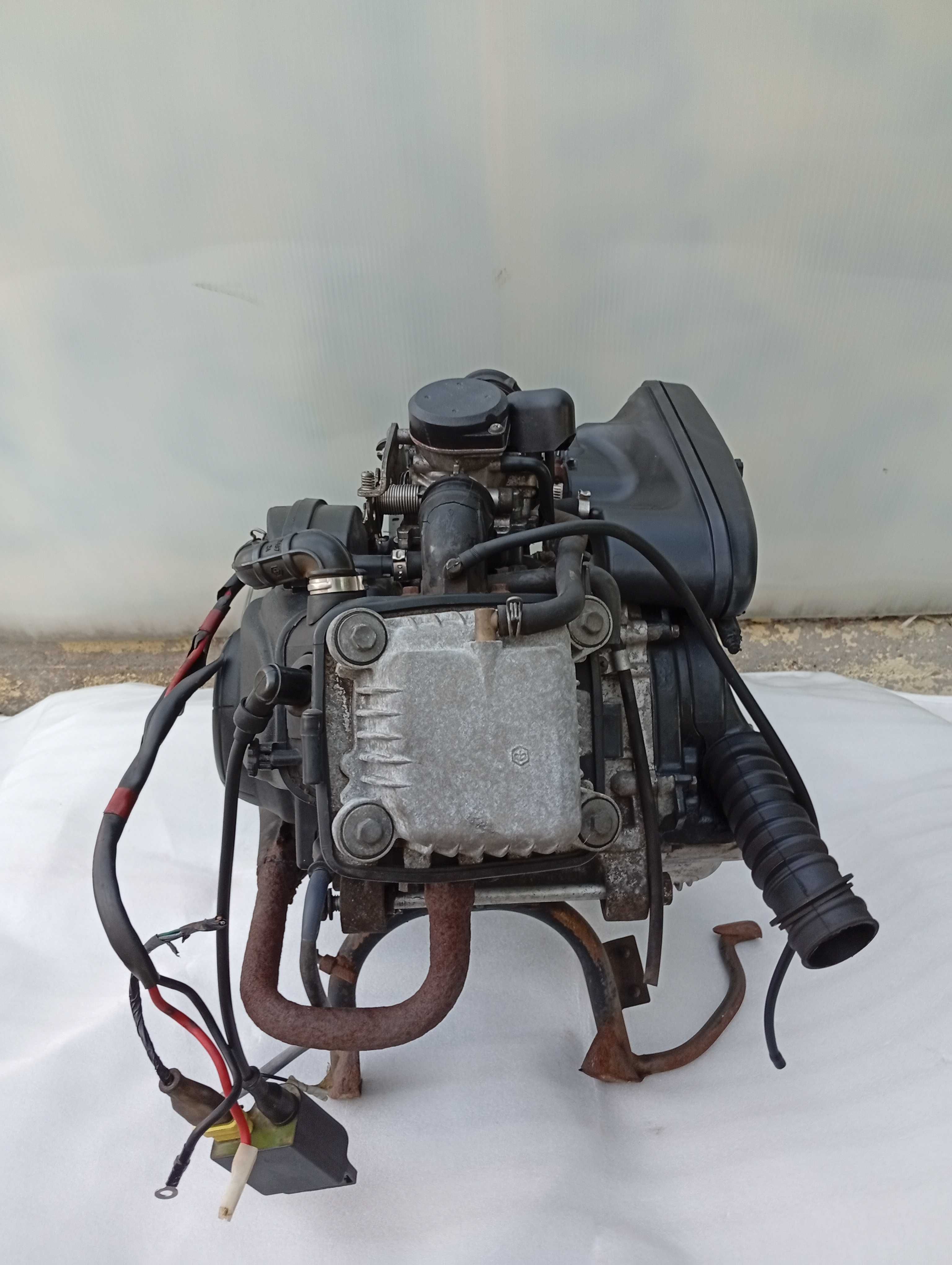 Piaggio Vespa LX50 / C38 4T-двигател -11.000км.