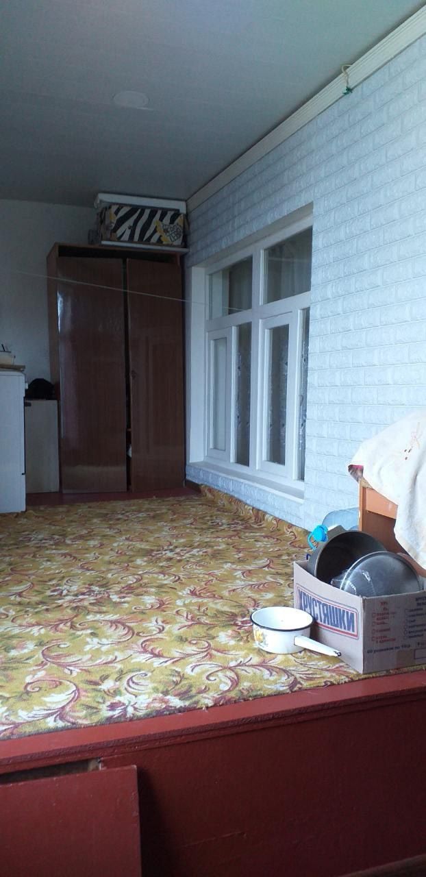 5 xonali uy sotiladi kop jixozlari qoladi