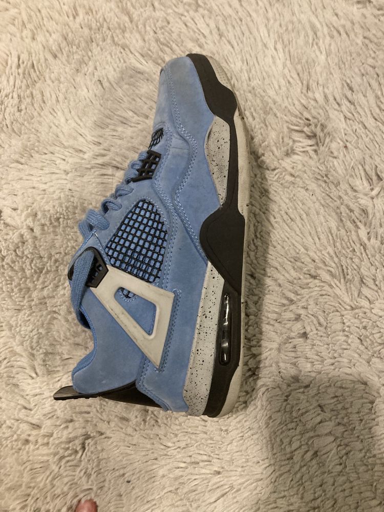 Jordan 4 University Blue – перфектно състояние 39-ти размер