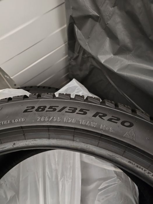2 auciucuri de iarna an 2024, DOT 4024, Pirelli, 285 35 20