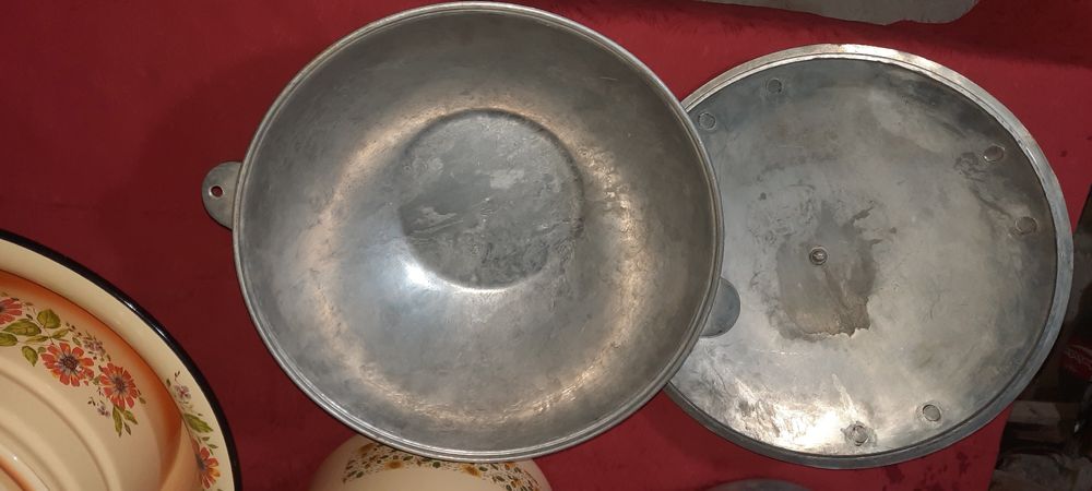 Продаётся советские кухонные посуды.