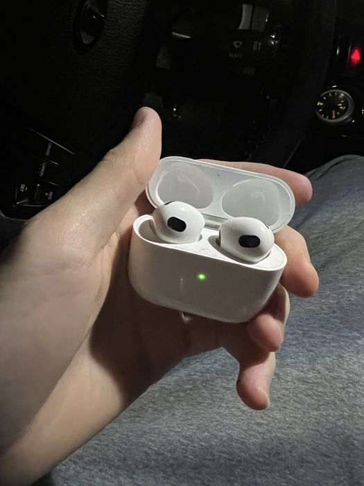 Продам аирподсы рабочие