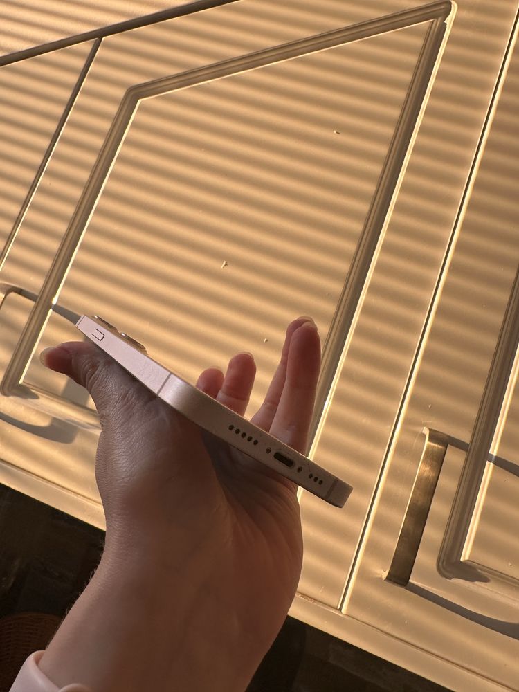 iPhone 13 128GB Розов - Отличен