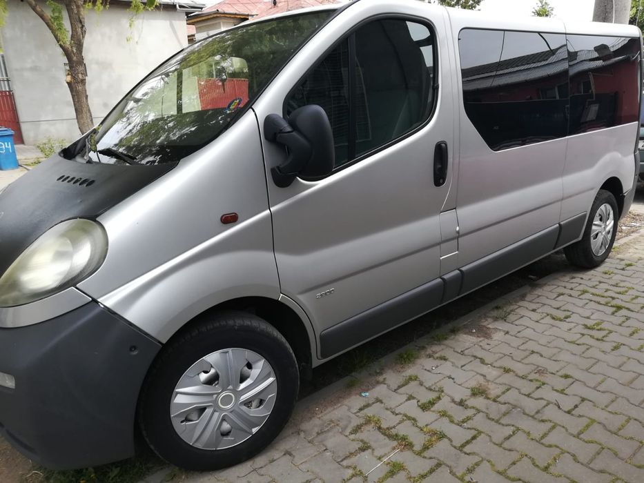 Asigur curse cu microbuz 8+1 salariați/muncitori, oriunde!