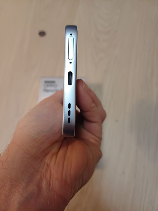 Vand Oppo reno 14F Full box