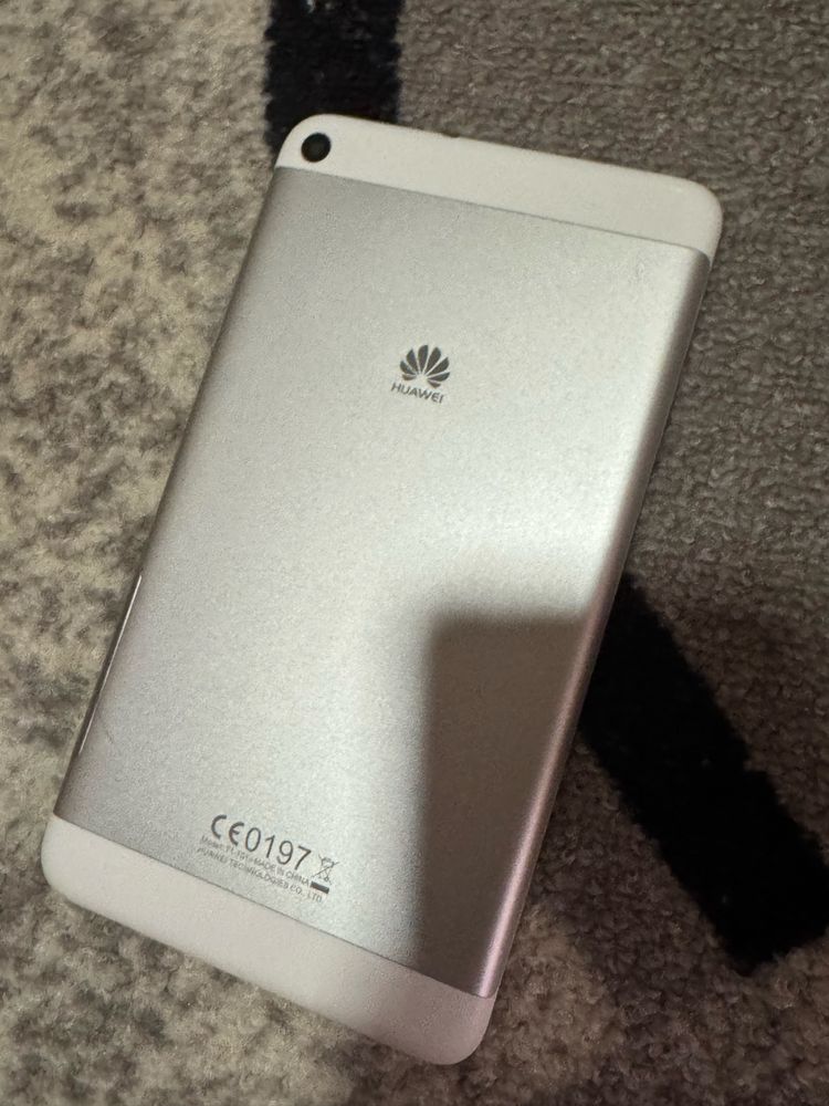 Таблет Huawei запазен