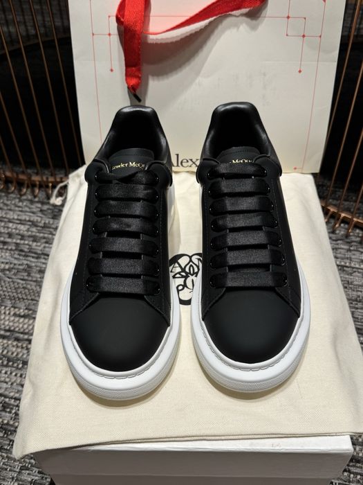 Alexander McQueen Black/White Дамски Обувки 38EUR + Кутия