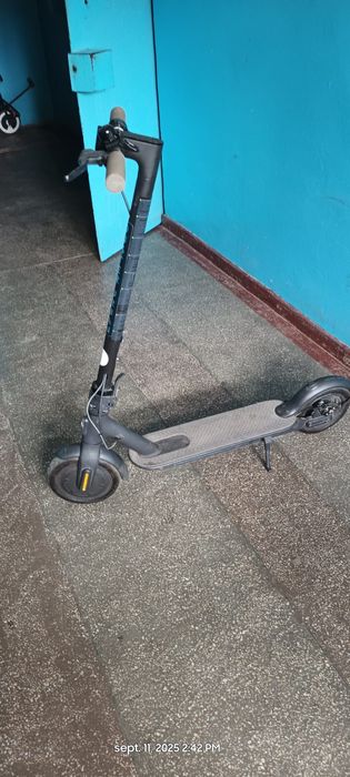 Vând trotineta electrică Xiaomi,utilizată foarte puțin ca și nouă.