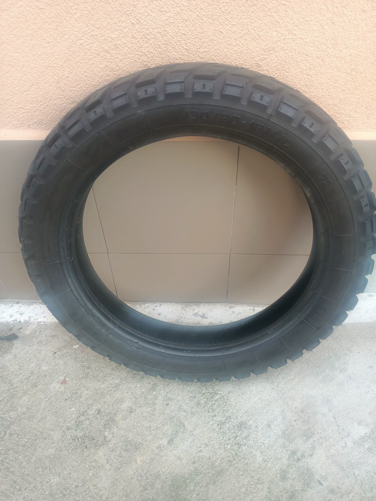 Anvelopă moto de vânzare