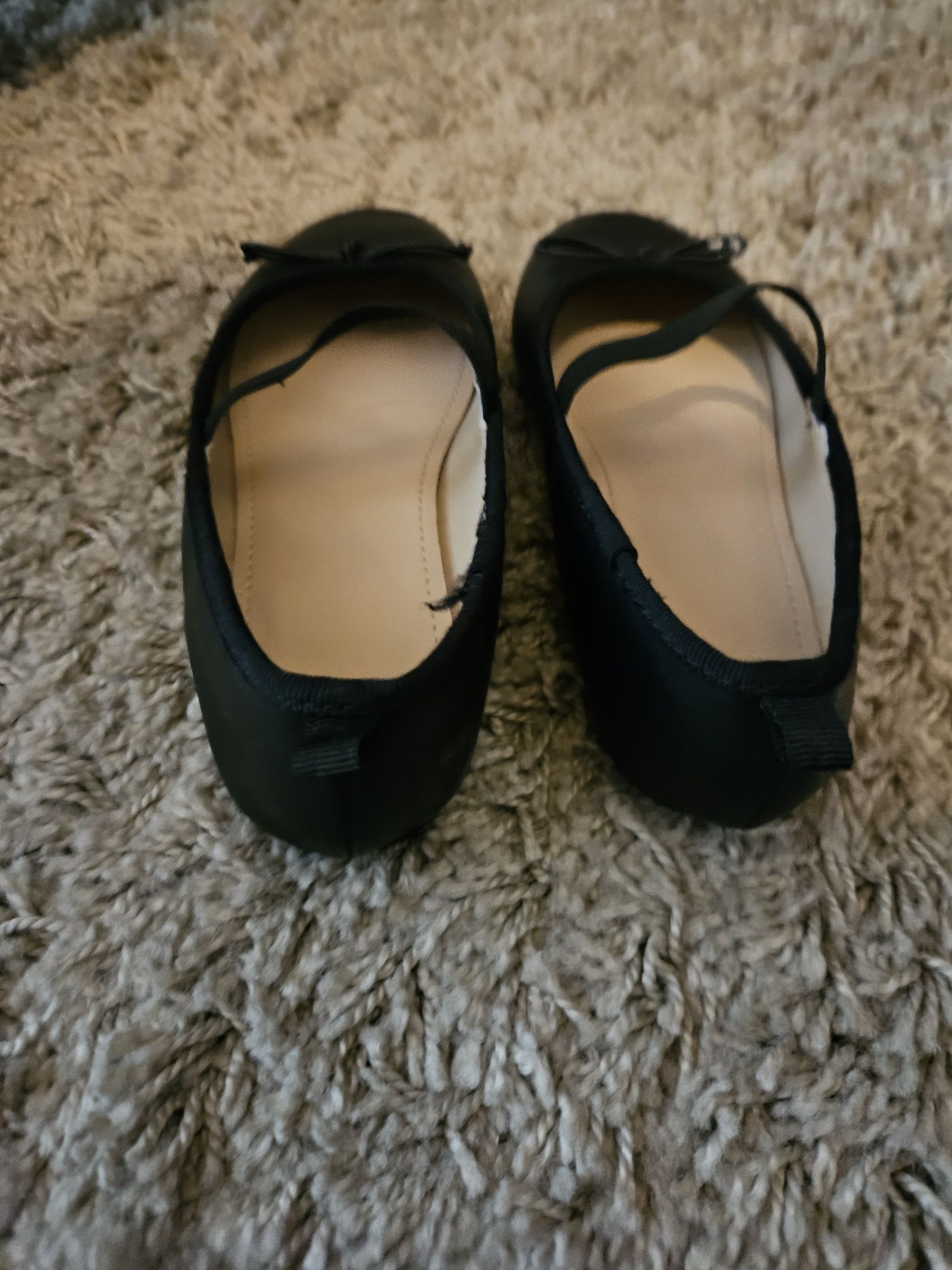 Обувки на марката Gucci