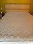 Pat și saltea second hand 1,8 m x 2 m