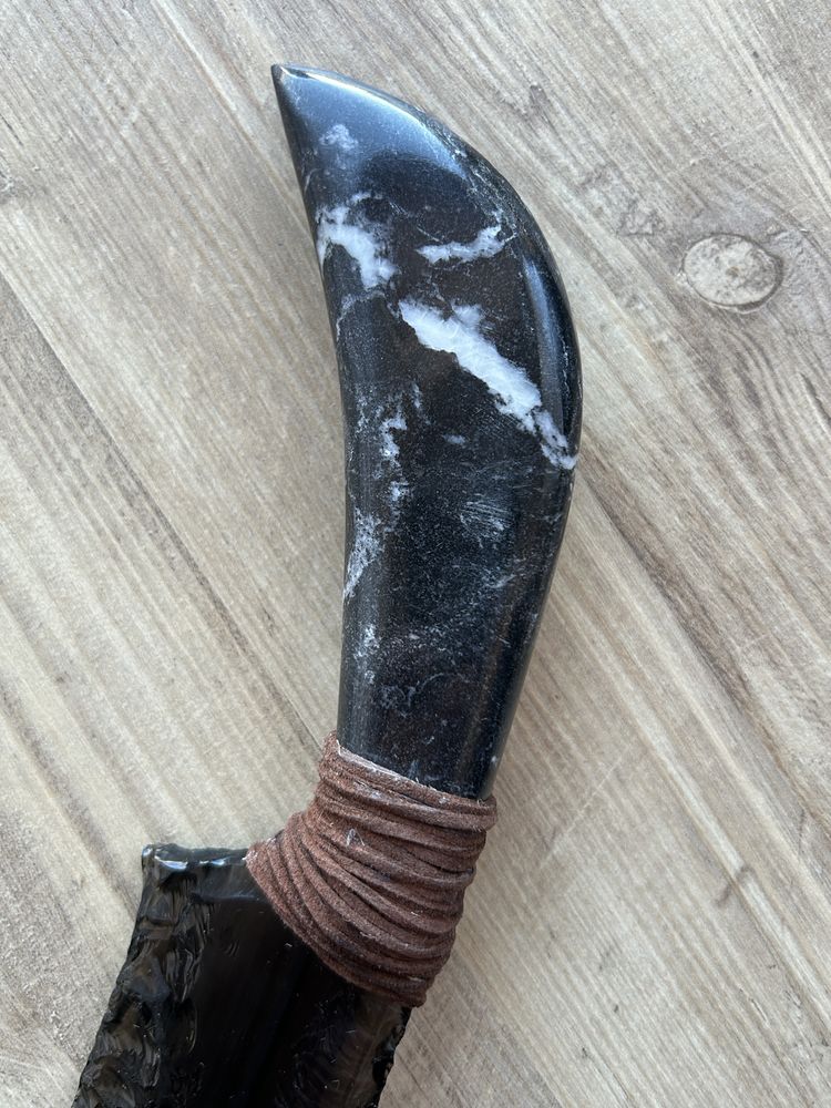 Handmade нож от обсидиан