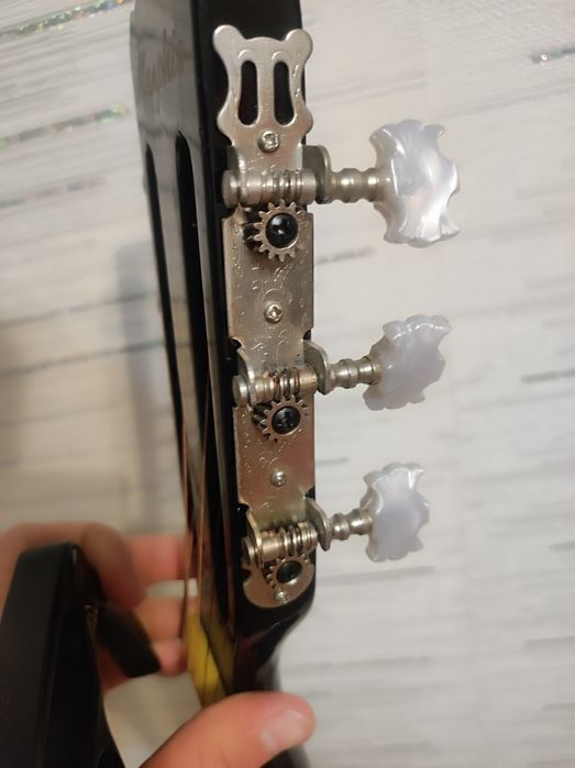 Гитара новая  с чехлом