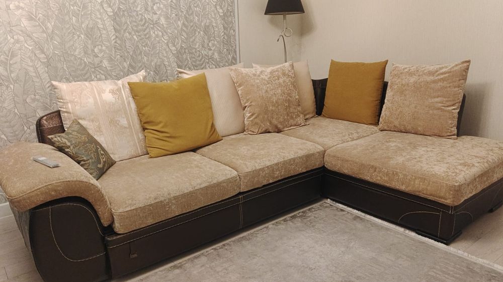 Срочно Диван  3м2м