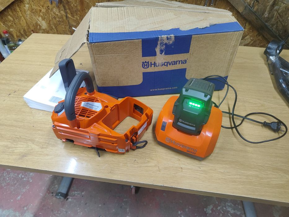 Vand Drujba nouă Husqvarna T 535i  XP cu Acumulator