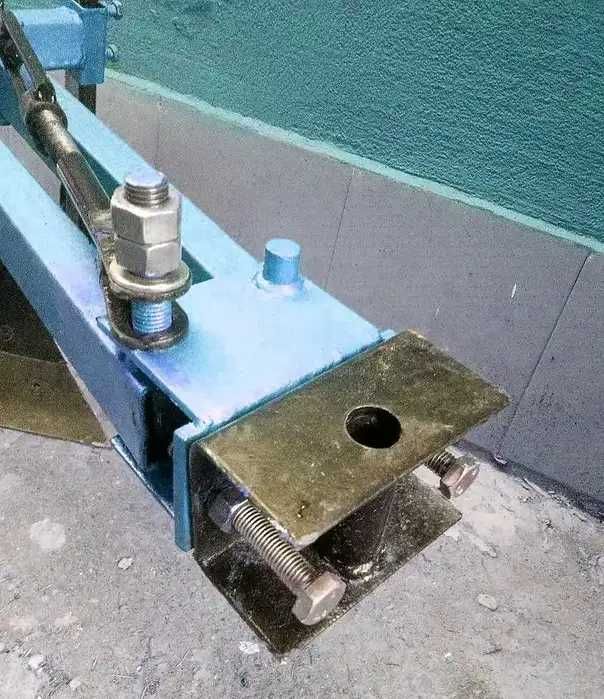 Plug robust pentru motocultor cu reglaje