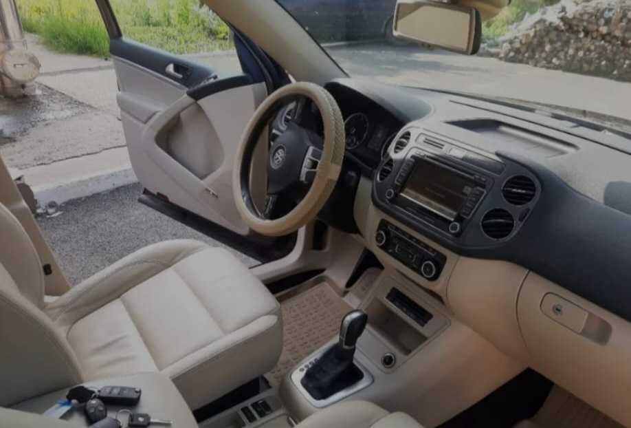 Vand masina Volkswagen Tiguan, stare foarte buna ! Trapa/Automat/Piele