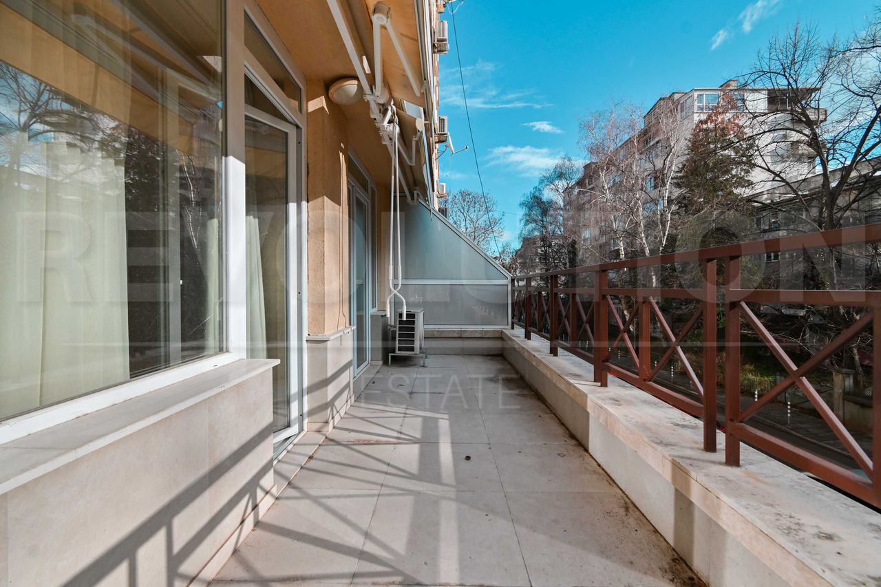 Продава се Тристаен апартамент в София, Лозенец - 145 кв.м за 3449 €/кв.м - Снимка #15