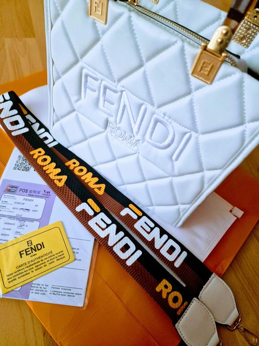 Geanta alb imaculat super model, ediție limitata, saculet, etichetă