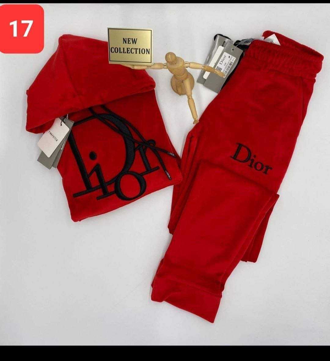 Pantalonii de la hugo dior