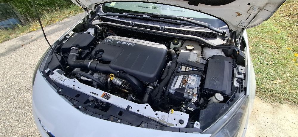 Opel Astra 1.7 diesel , 2013
