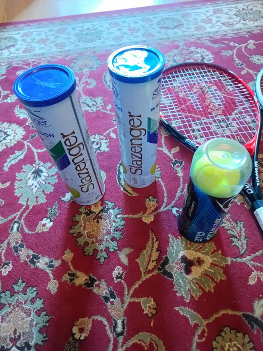 Rachete de tenis Dunlop și Wilson,