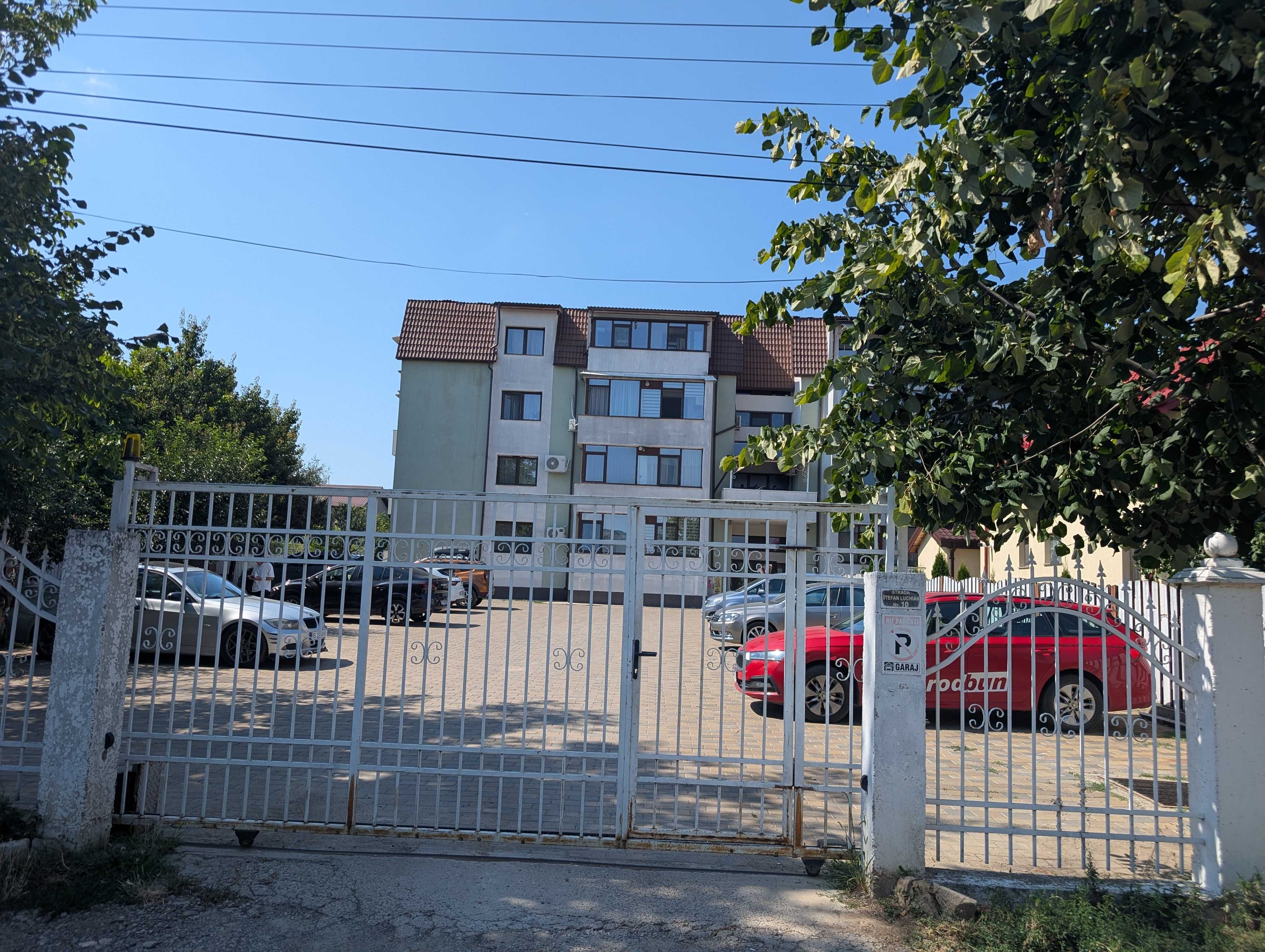 Apartament 2 camere din 2014 cu curte interioara - liber pe 10 August