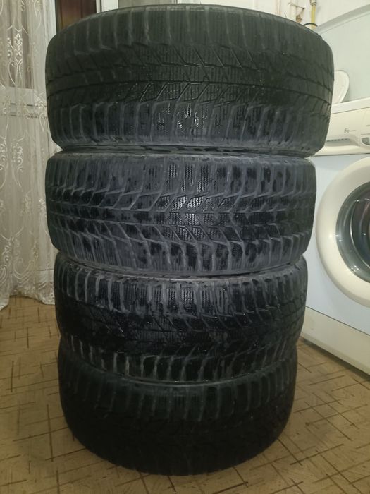Шины зимние б/у SNOWLINK 215/50R 17 95R состояние хорошее