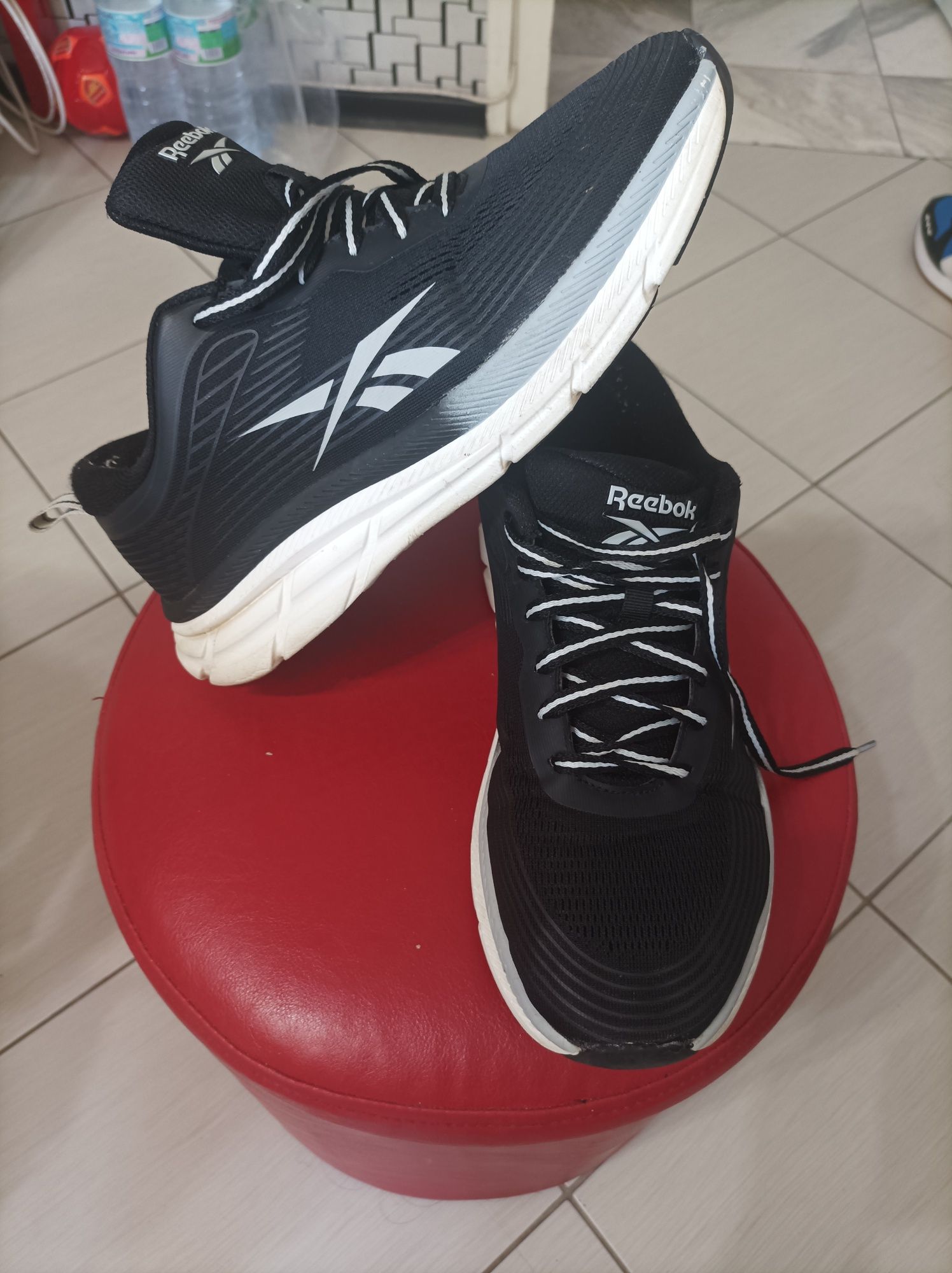 Маратонки Reebok номер 44