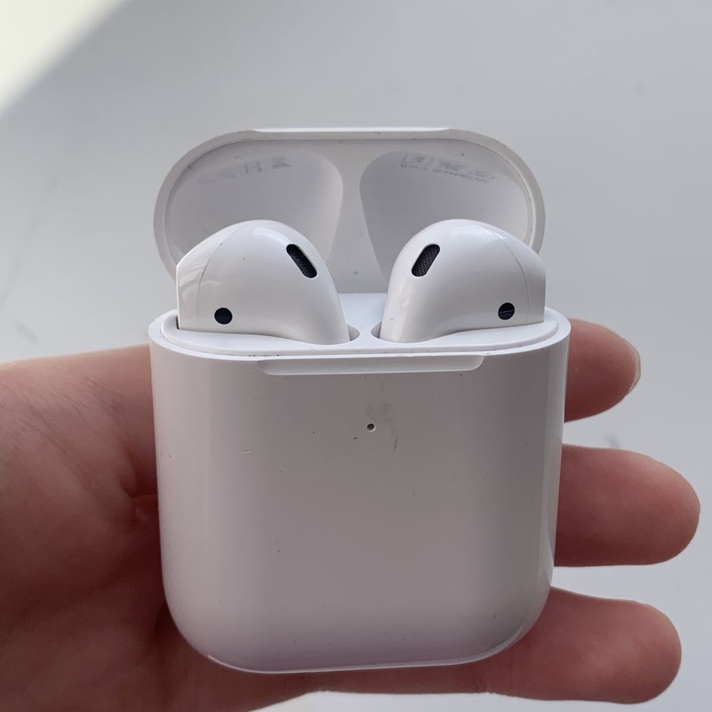 Наушники Airpods