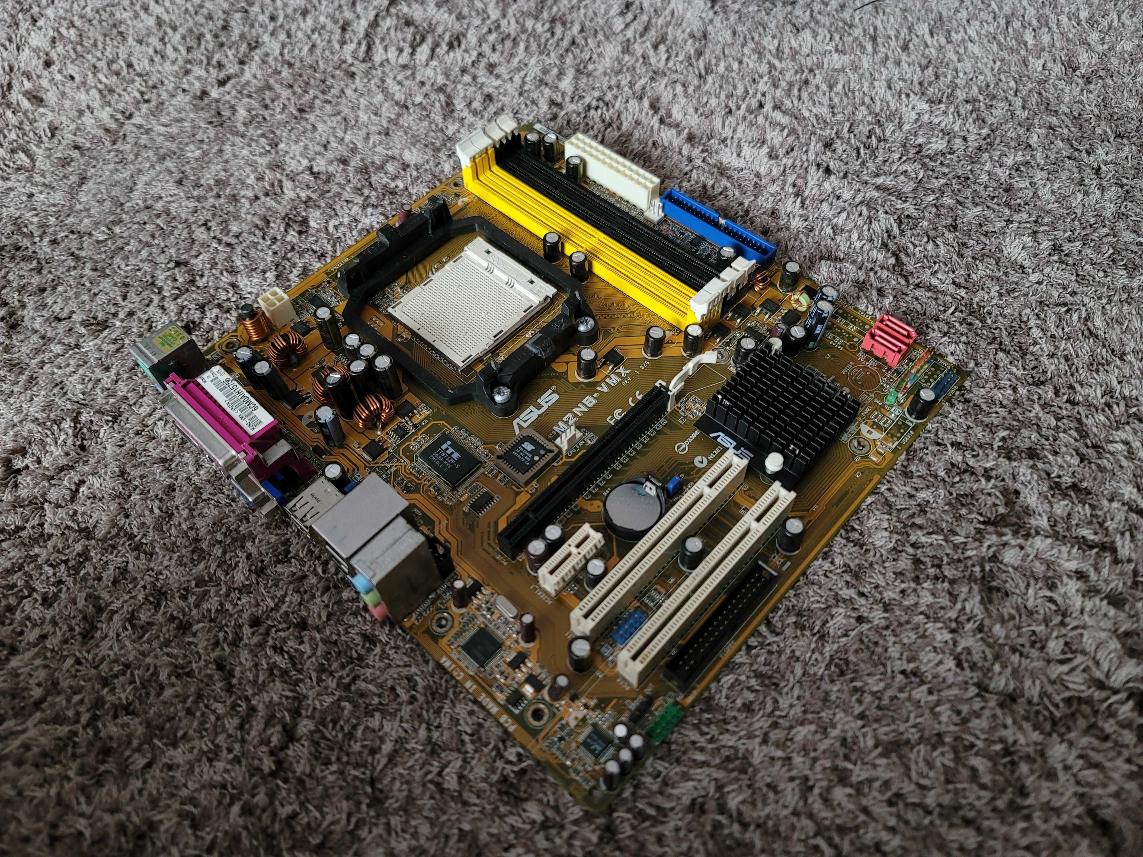 Placa de baza veche colectie ASUS M2NB-VMX Socket AM2 Windows ME