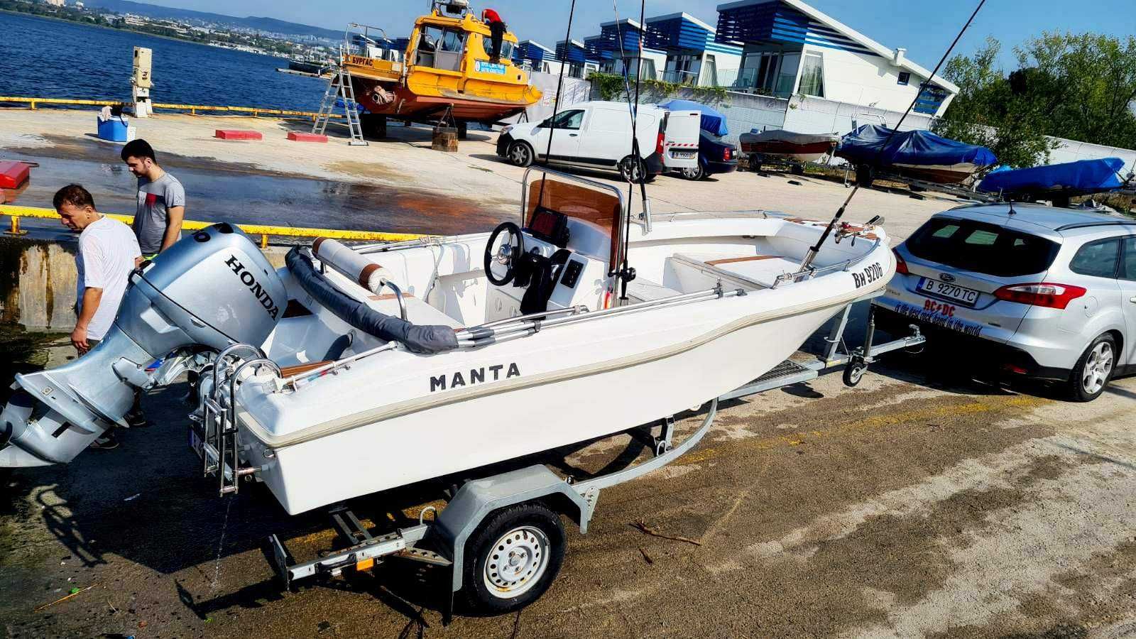 лодка Manta с мотор