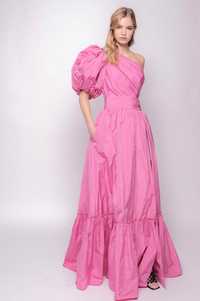 PINKO
Коктейлна дълга рокля в розово с един голям буфан ръкав