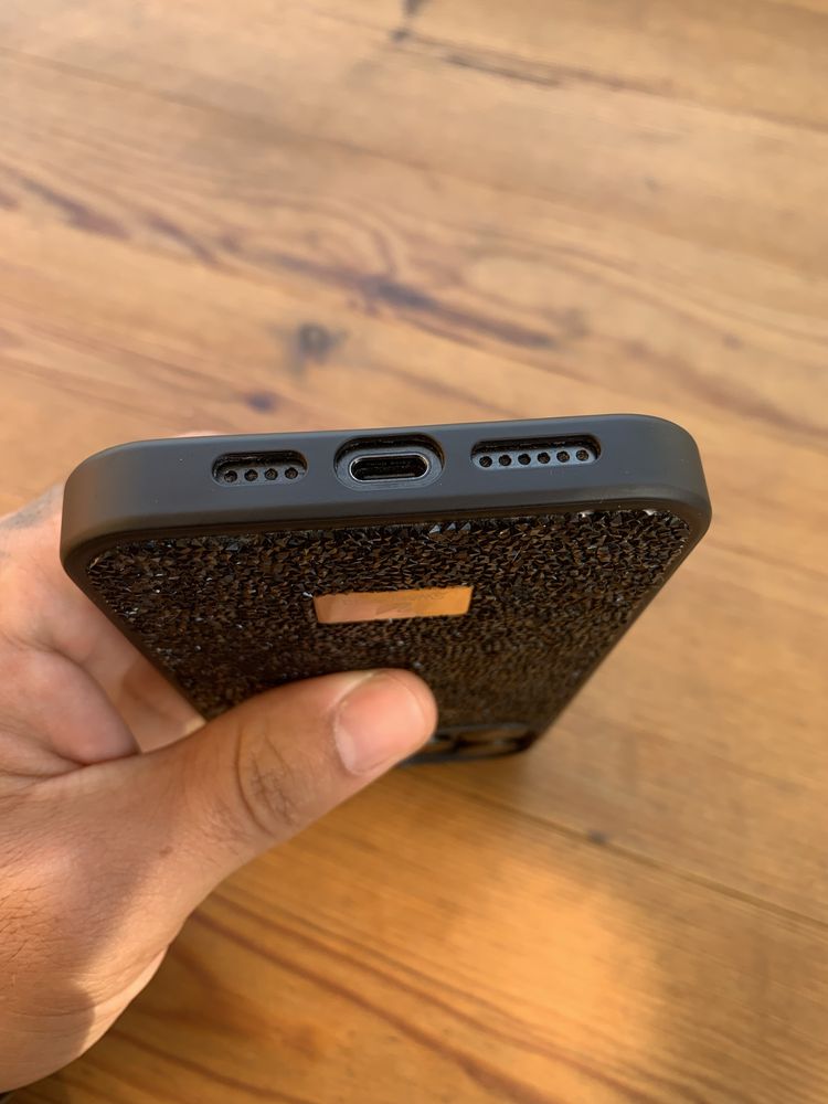 Продавам iPhone 15 Pro Max 1TB