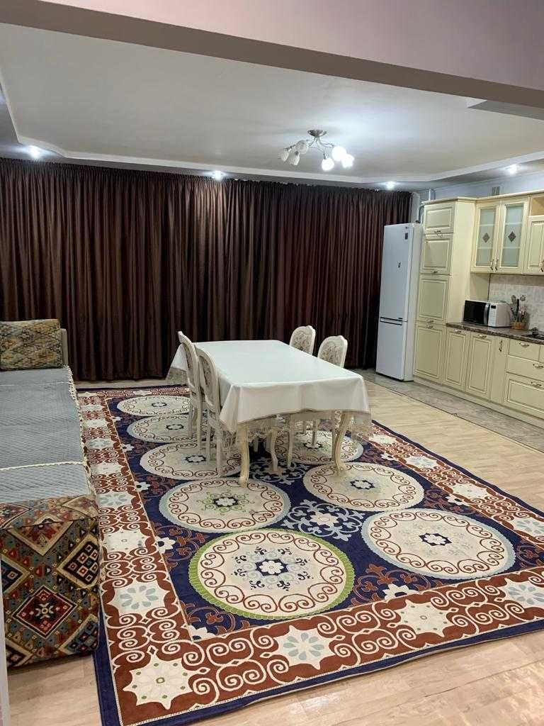 Сдаётся 4-х комн. кв. в самом центре Кызылорды