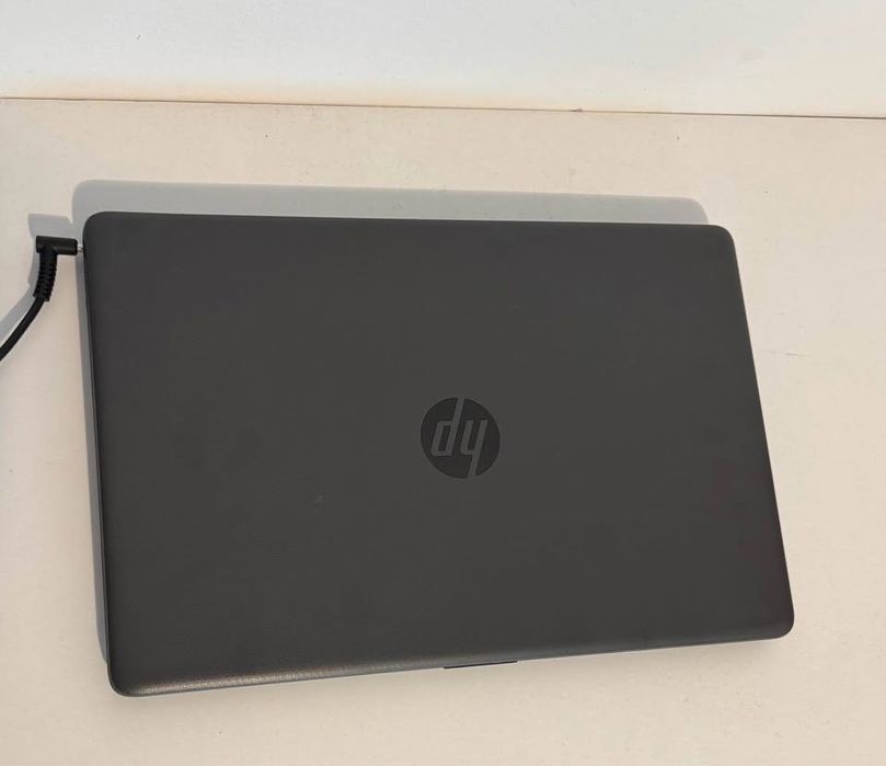 Laptop HP 250 G7